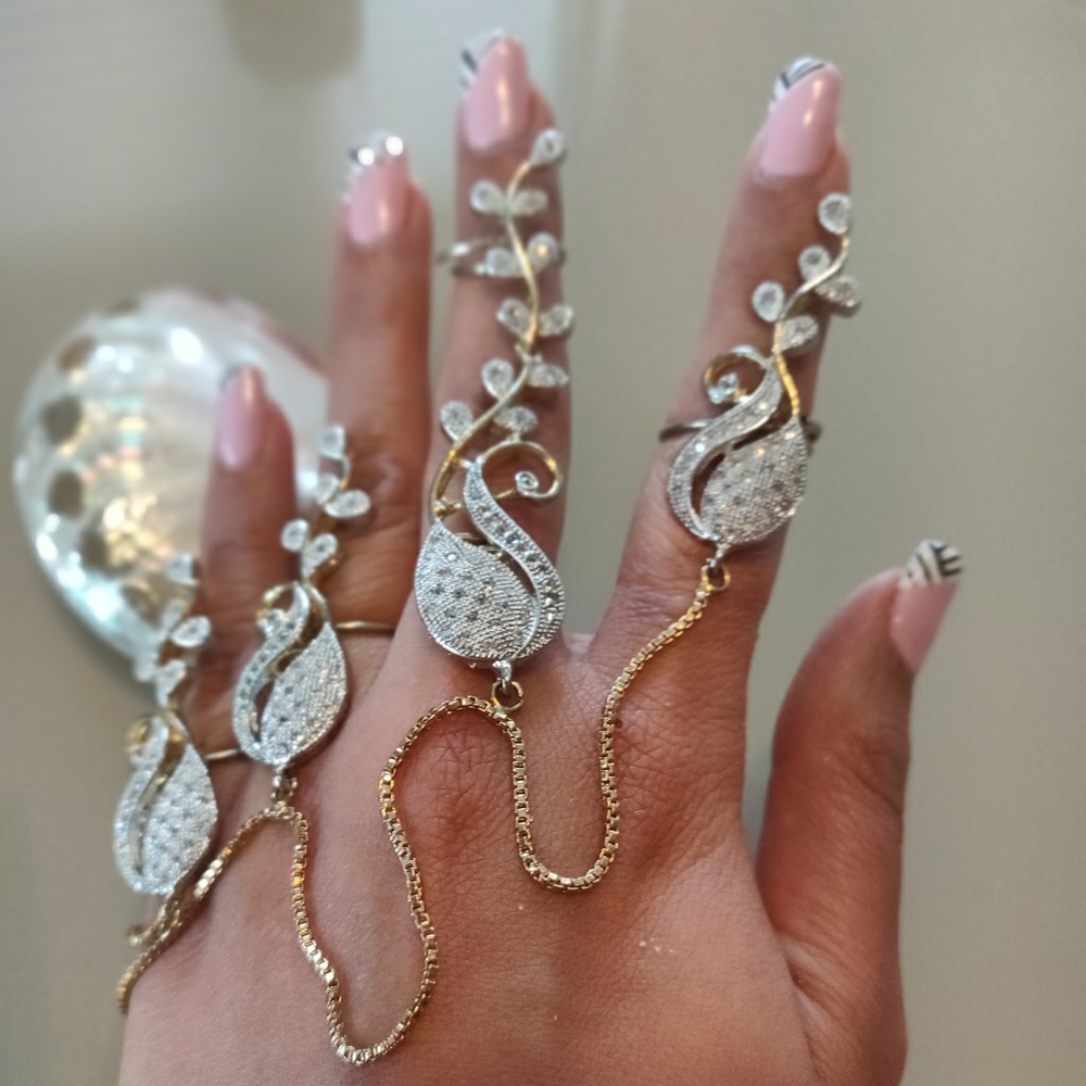 Arabesque dressy delicate adjustable quad ring set